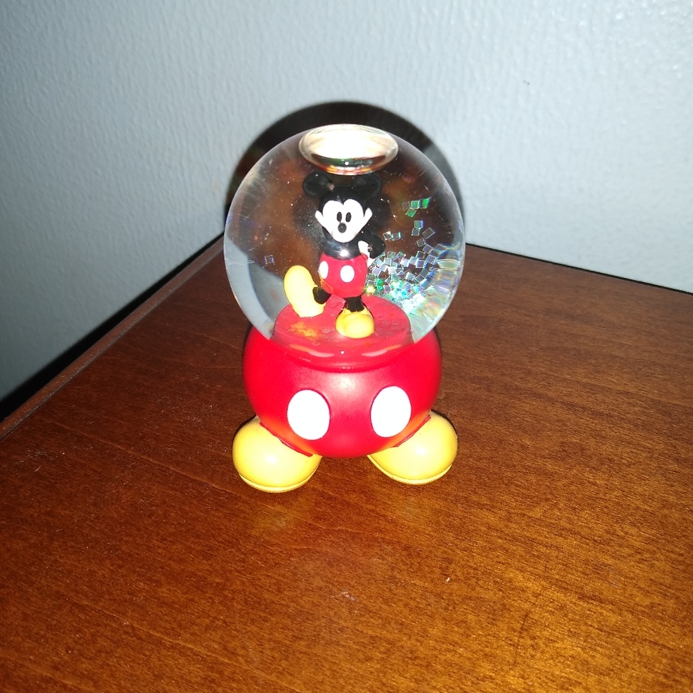 Mickey mouse globe